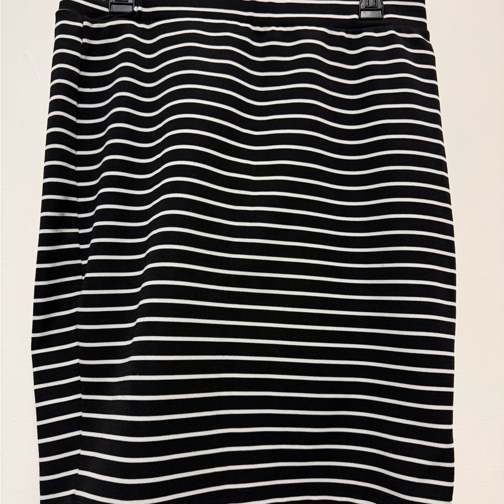 Forever 21 Monochrome Striped Pencil Skirt